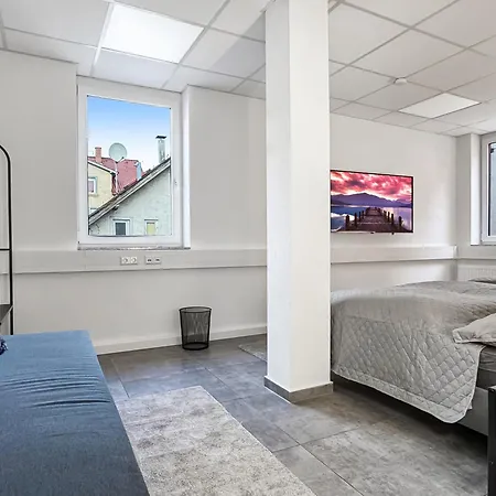 Apartment Gruppenfreundl Komfort Fuer 18 Im Zentrum Stuttgarts *