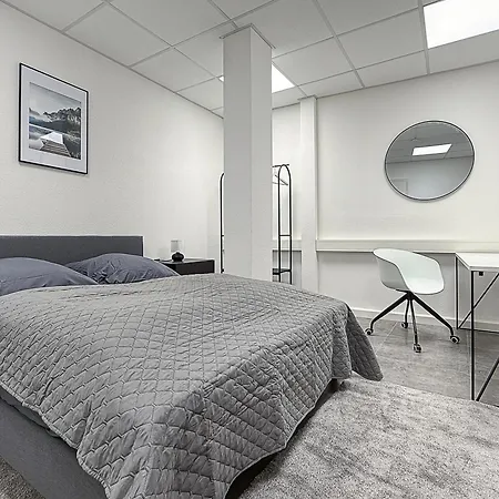 Apartment Gruppenfreundl Komfort Fuer 18 Im Zentrum Stuttgarts *