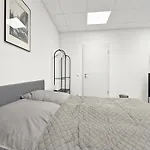 Gruppenfreundl Komfort Fuer 18 Im Zentrum Stuttgarts Štutgart