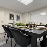 Gruppenfreundl Komfort Fuer 18 Im Zentrum Stuttgarts *