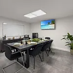 Apartmán Gruppenfreundl Komfort Fuer 18 Im Zentrum Stuttgarts