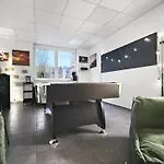 Gruppenfreundl Komfort Fuer 18 Im Zentrum Stuttgarts