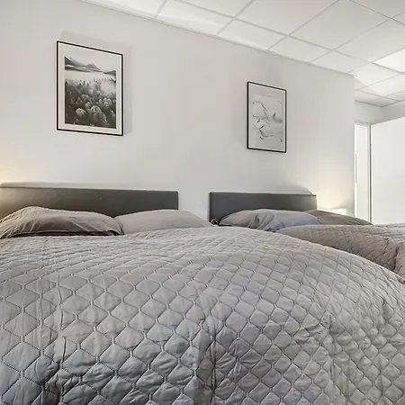 Gruppenfreundl Komfort Fuer 18 Im Zentrum Stuttgarts Апартаменты