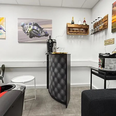 Gruppenfreundl Komfort Fuer 18 Im Zentrum Stuttgarts Apartman