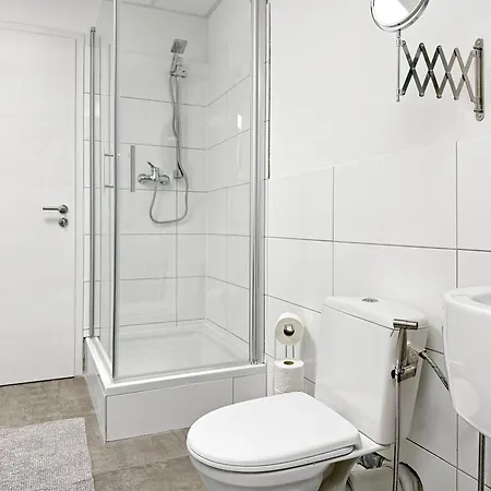 Gruppenfreundl Komfort Fuer 18 Im Zentrum Stuttgarts Апартаменты Штутгарт