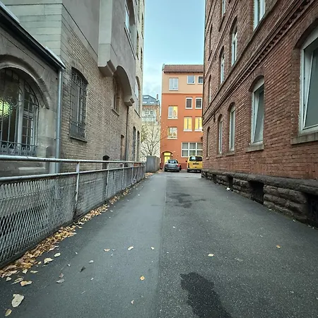 Gruppenfreundl Komfort Fuer 18 Im Zentrum Stuttgarts