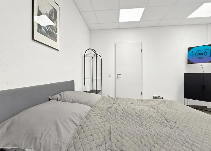 Gruppenfreundl Komfort Für 18 Im Zentrum Stuttgarts Stuttgart