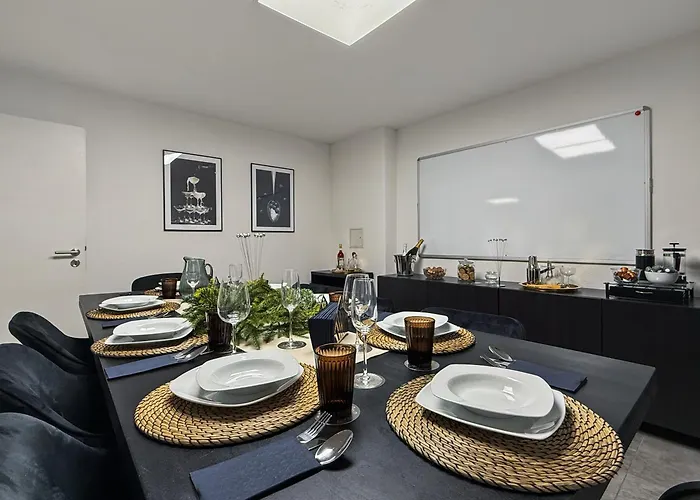 Gruppenfreundl Komfort Für 18 Im Zentrum Stuttgarts Stuttgart