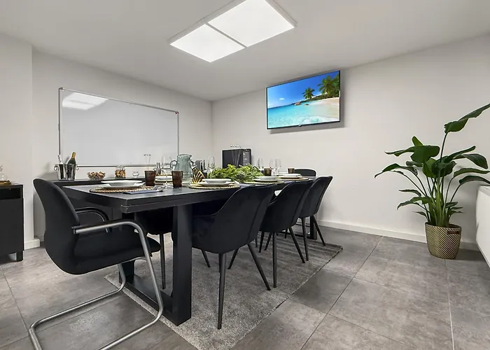 Gruppenfreundl Komfort Für 18 Im Zentrum Stuttgarts