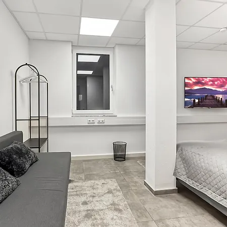 Appartamento Gruppenfreundl Komfort Fuer 18 Im Zentrum Stuttgarts Stoccarda