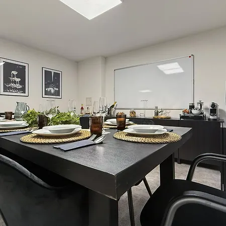 Gruppenfreundl Komfort Fuer 18 Im Zentrum Stuttgarts Appartamento *