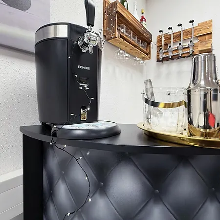 Gruppenfreundl Komfort Fuer 18 Im Zentrum Stuttgarts Appartamento *