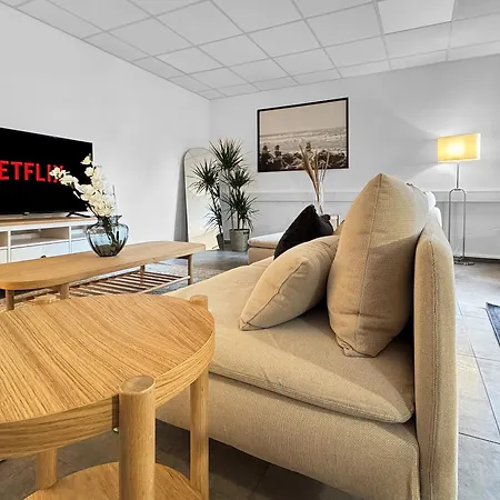 Gruppenfreundl Komfort Fuer 18 Im Zentrum Stuttgarts Stoccarda