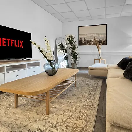 Gruppenfreundl Komfort Fuer 18 Im Zentrum Stuttgarts Appartamento Stoccarda