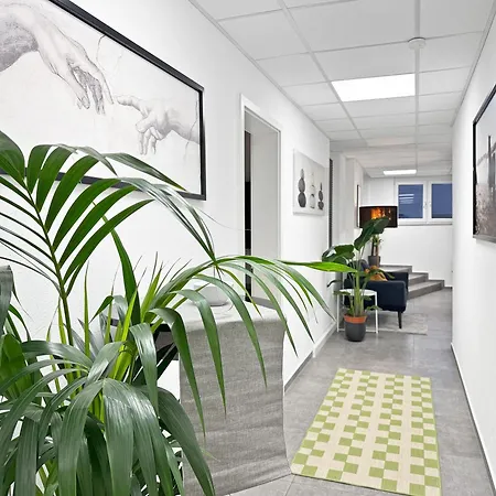 Gruppenfreundl Komfort Fuer 18 Im Zentrum Stuttgarts Stoccarda