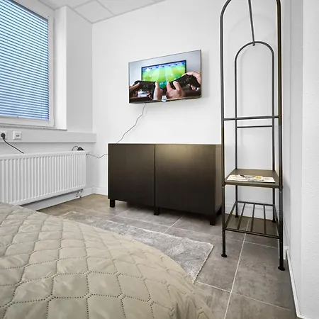 Gruppenfreundl Komfort Fuer 18 Im Zentrum Stuttgarts Апартаменты