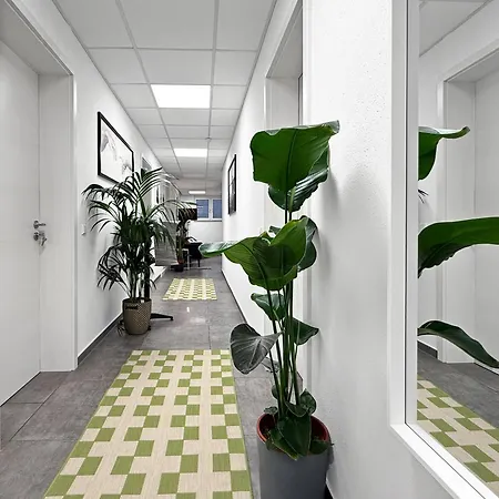 Gruppenfreundl Komfort Fuer 18 Im Zentrum Stuttgarts Апартаменты