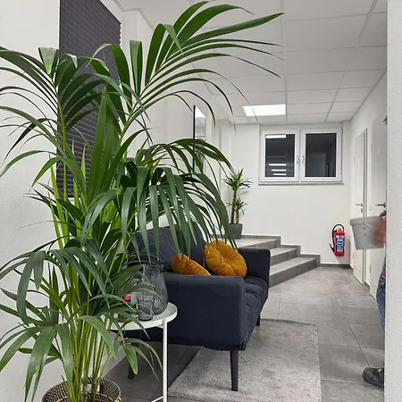 Gruppenfreundl Komfort Fuer 18 Im Zentrum Stuttgarts Штутгарт